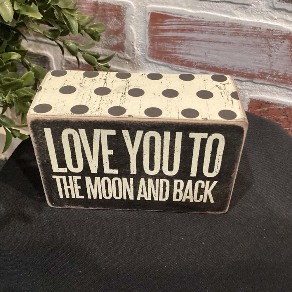 ⚫️ Real Wood Box Sign - Love You To The Moon And Back - Special Gift Idea